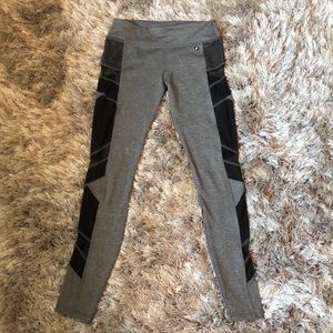 Electric yoga leggings